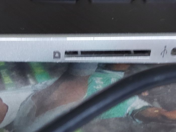 HP Laptop, TPN-W125, Intel Core i3-7100U CPU, 2.4GHz, 8GB Ram, 118GB SSD, Windows 10, Microsoft Edge, Chrome and VLC