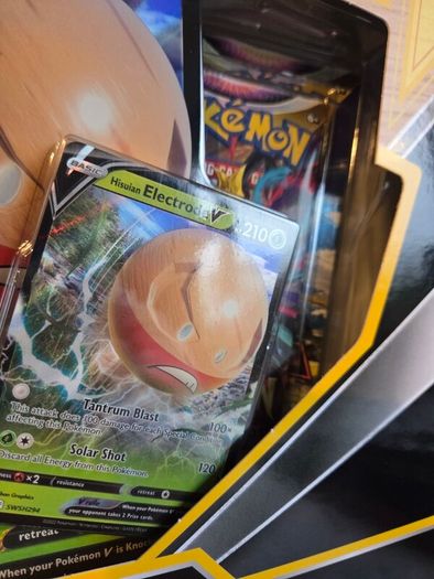 Pokemon Hisuian Electrode V box
