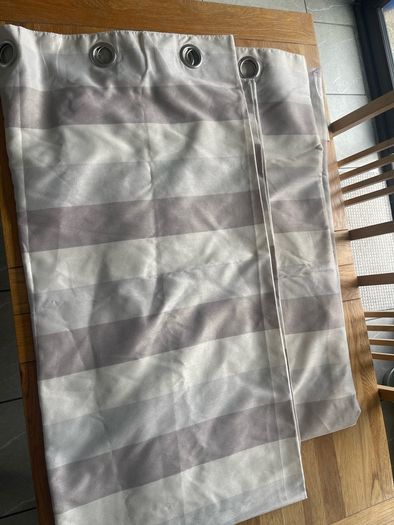 Pair of curtains like New Need gone ASAP 90 X90