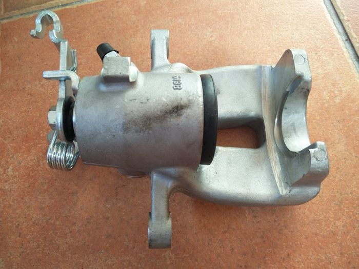 REAR Right Brake Caliper AUDI A3 TT Altea xl Leon Toledo III Octavia Superb Eos Golf Plus V VI Jetta III Scirocco Touran