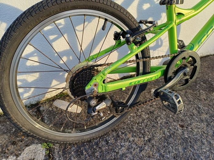 Carrera Abyss Jnr Fit 20 inch wheels