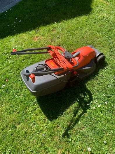 Flymo electrical mower