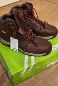 Safety footwear