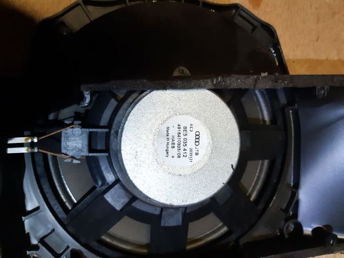 Audi A4 Saloon Speaker Bass Box 8e5035412