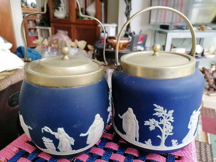 2 Vintage Tunstall ware biscuit barrels