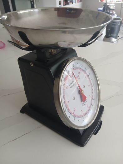 Food weighing scales
