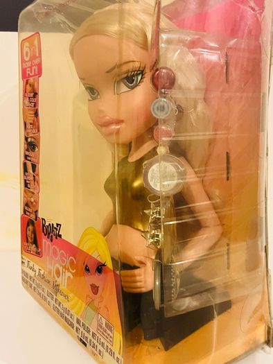 BRATZ dolls Yasmin and Cloe 6 in 1 Funky Fashion Makeover