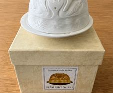 Swan tea light candle holder