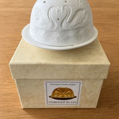 Swan tea light candle holder