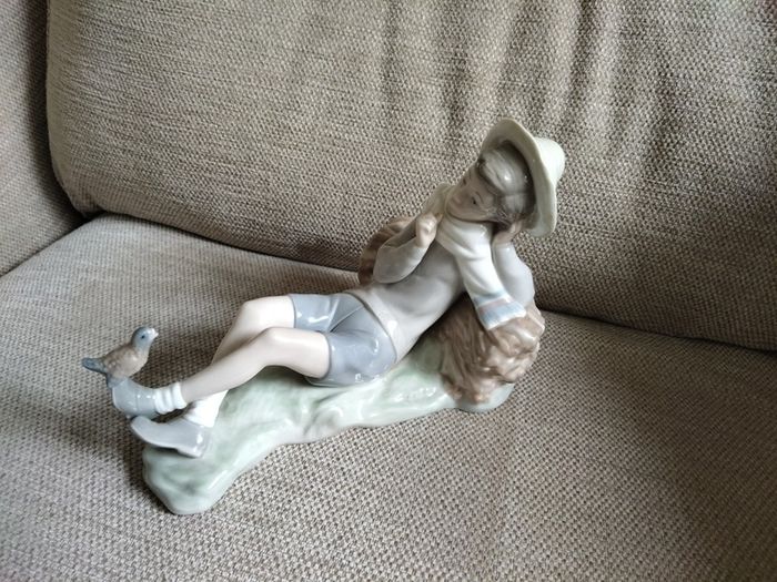 Genuine lladro Not Nao 4730 Boy With Bird