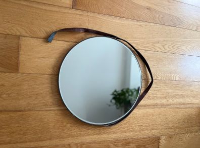 Round mirror