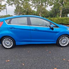 2015 Ford Fiesta Automatic low mileage