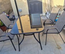 Outdoor Table & Chairs