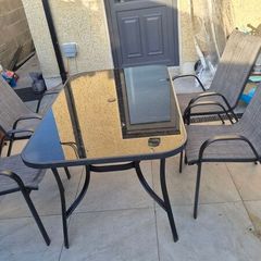 Outdoor Table & Chairs