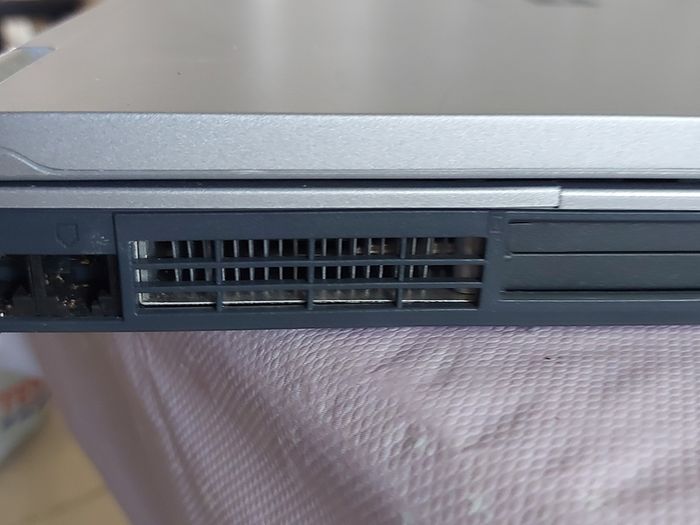 Rare Vintage Fujitsu Siemens Lifebook, E Series, FPC07048B Part number CP127259, Running Windows 2000 Professional, uses 3.5 floppy disk, 20GB HDD, amd all the connecting Ports from 30 years ago Era