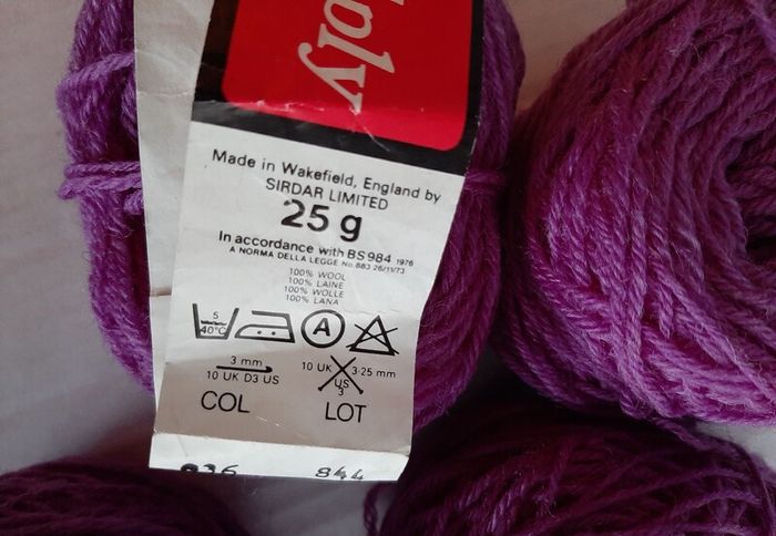 new 100% wool knitting/crafts/crochet