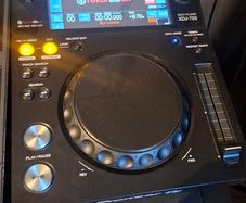 2x xdj 700 and Pioneer djm800