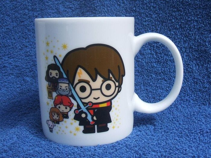 HARRY POTTER (and other characters) - a manga style Harry Potter mug