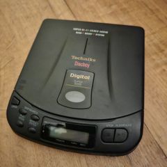 Portable Techiniks CD player