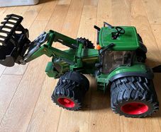 Bruder John Deere loader and a tipping trailer 1:16