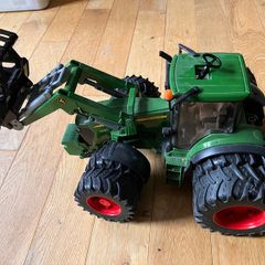 Bruder John Deere loader and a tipping trailer 1:16