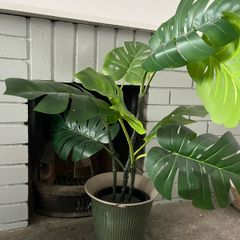 Artificial plant and pot