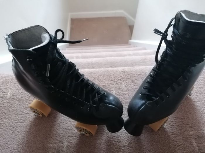 Dominion Canadian roller skate size 6 / 39