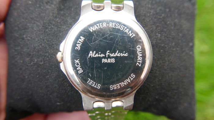 Alain Frederic Paris  Watch (fresh battery)