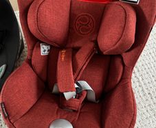Cybex Sirona Z iSize Plus Car Seat and 360 Rotating Base Z Bundle