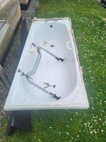bath and shower screen