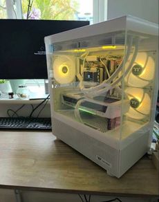 7800x3d, 5070, 32GB ram All White Gaming Pc