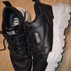 Versace runners