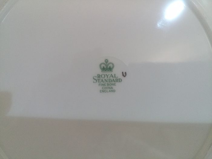 Royal Standard 15 piece tea set, Fine Bone China