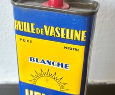 Vintage Helios Handy Oil Tin