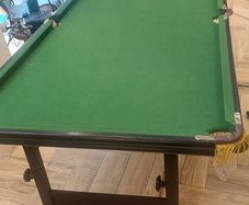 Snooker/pool table