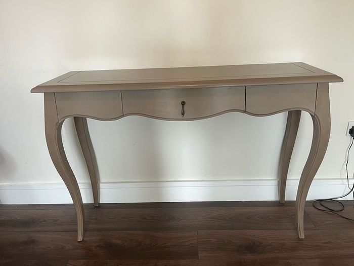 console table
