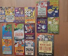 Horrible Science/Georgraphy, Murderous Maths, The Knowledge Books x 18