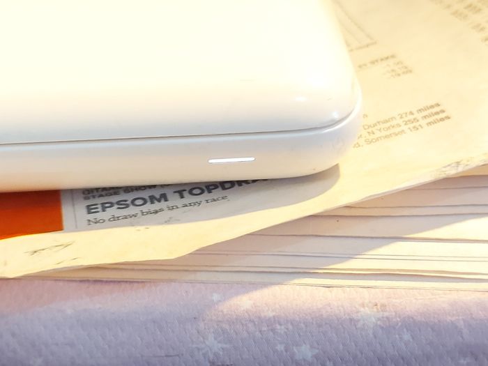 Vintage Apple MacBOOK, account password locked, in excellent cosmetic condition, excellent Battery