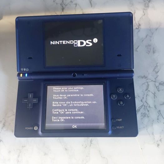 Nintendo DSi Navy blue with Charger and Stylus