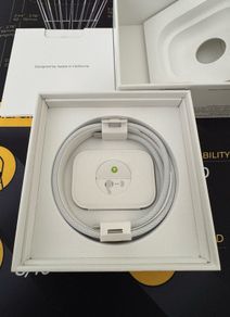 Brand new Apple USB-C cable + Ear tips