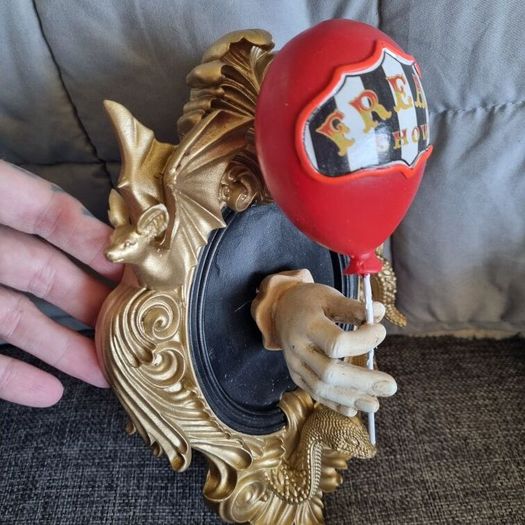 IT Pennywise Balloon 3D Wall Plaque Custom Gold Finish