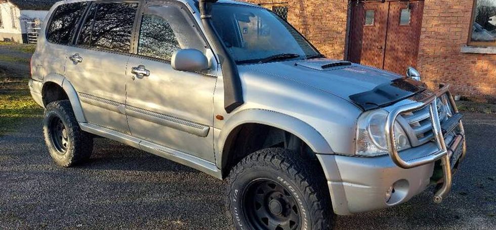 2005 Suzuki Grand Vitara for breaking