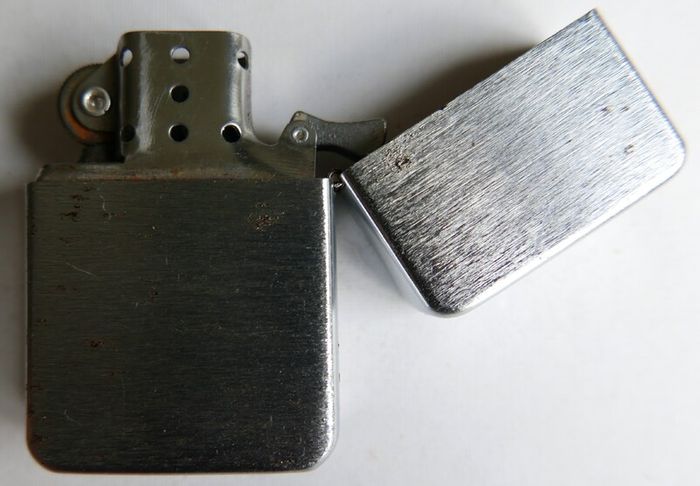 Vintage Star Lighter Since 1988