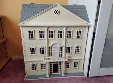 Beautiful Georgian Dolls House Complete with Furniture & Accessories