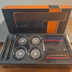 BMW Alpina alloys with stand - for 1/18 - NEW in BOX
