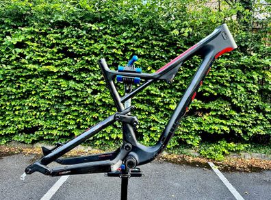 Bixs full suspension carbon frame