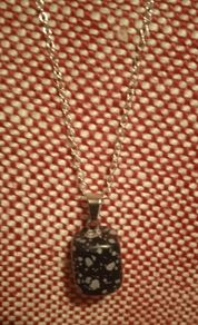 Small Snowflake Obsidian Tumble necklace