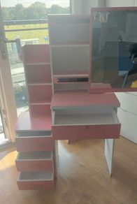 dressing table