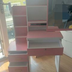 dressing table