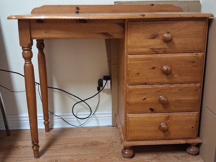 Kids desk - ideal for upcycle